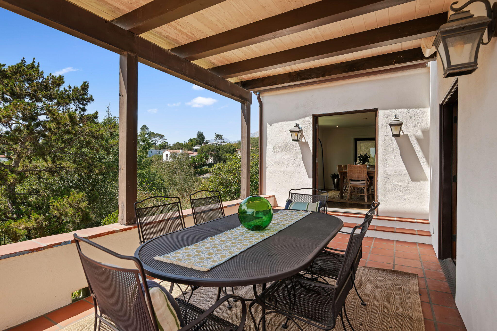 1021 Las Alturas Road