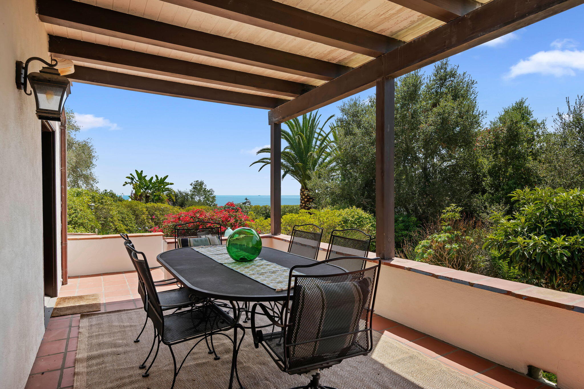 1021 Las Alturas Road