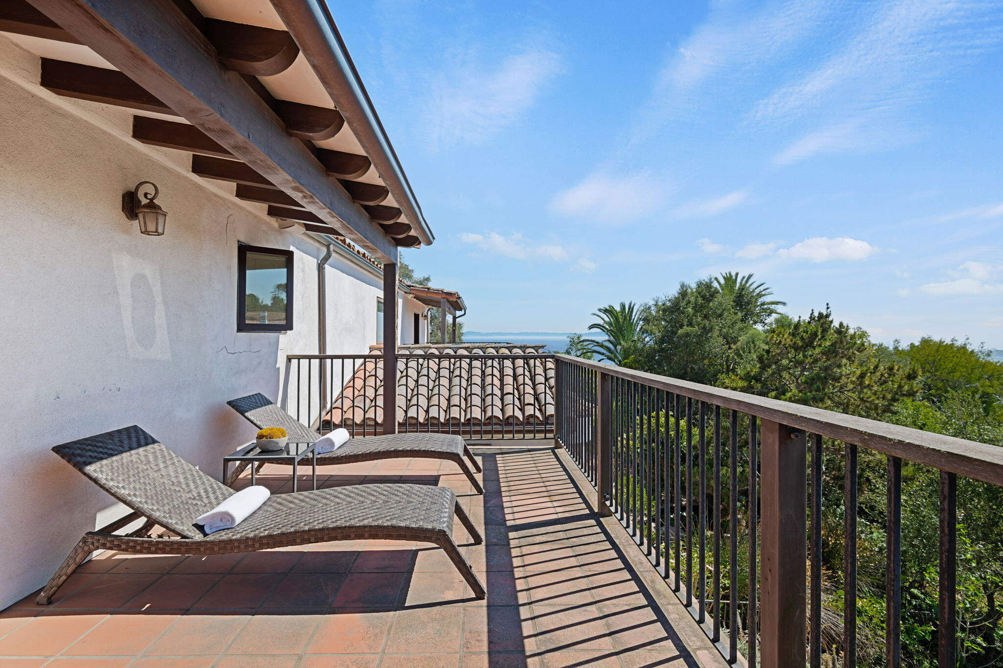 1021 Las Alturas Road