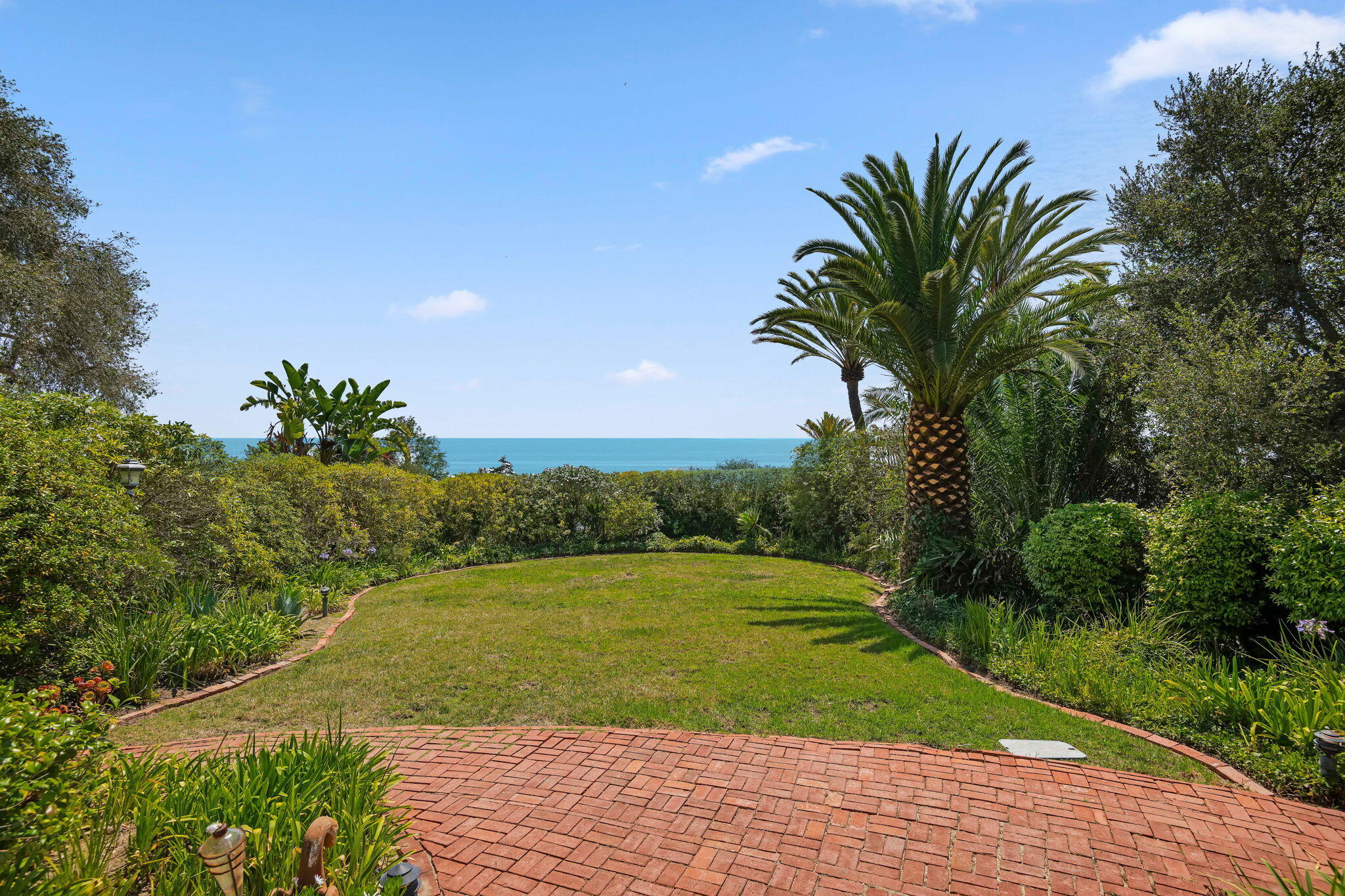 1021 Las Alturas Road