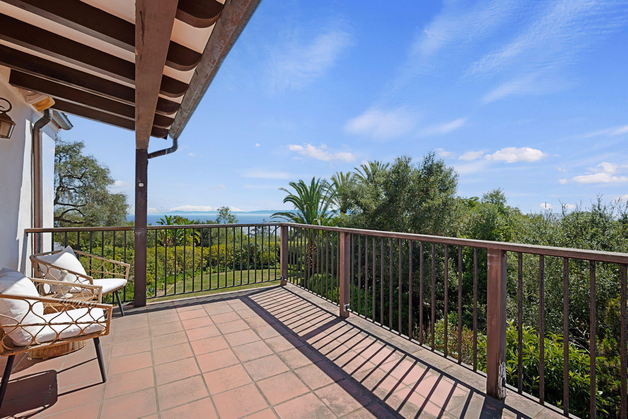 1021 Las Alturas Road