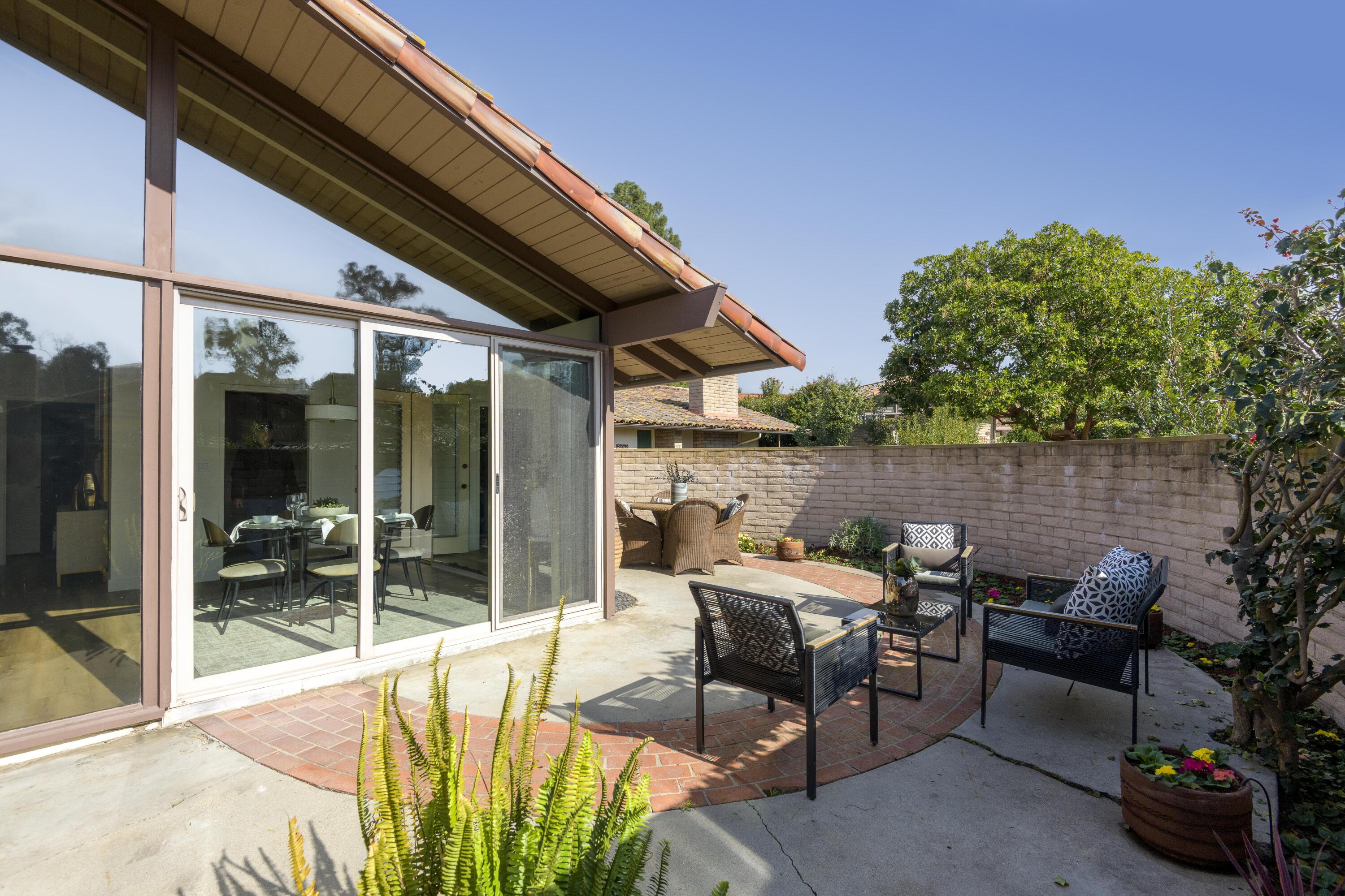 2756 Miradero Drive