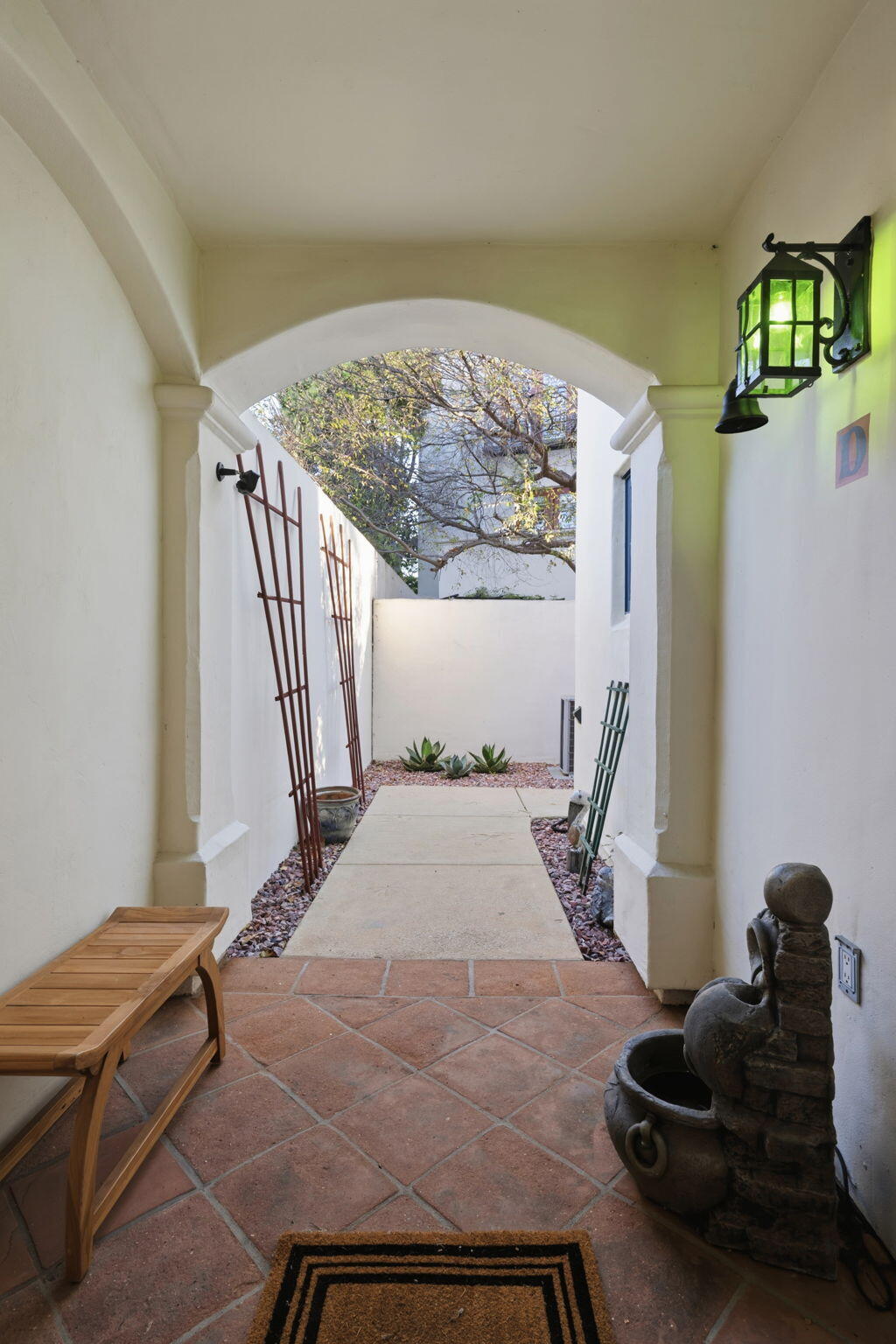 218 Santa Barbara Street Unit: D