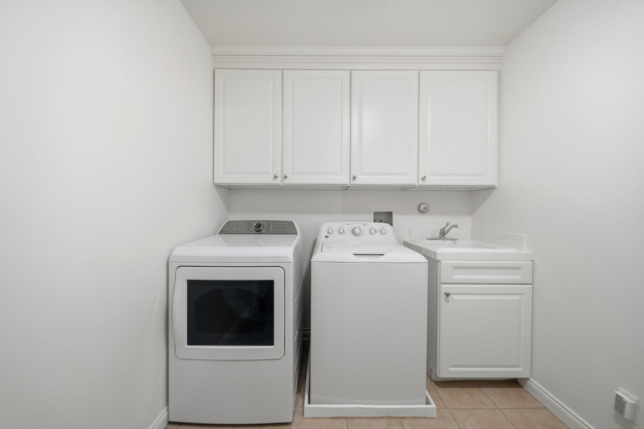 218 Santa Barbara Street Unit: D