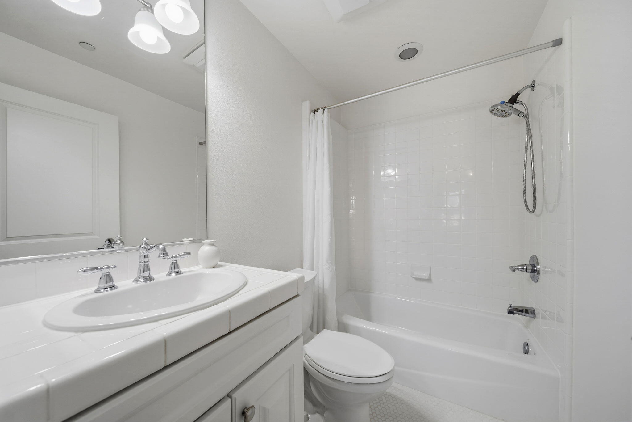 218 Santa Barbara Street Unit: D