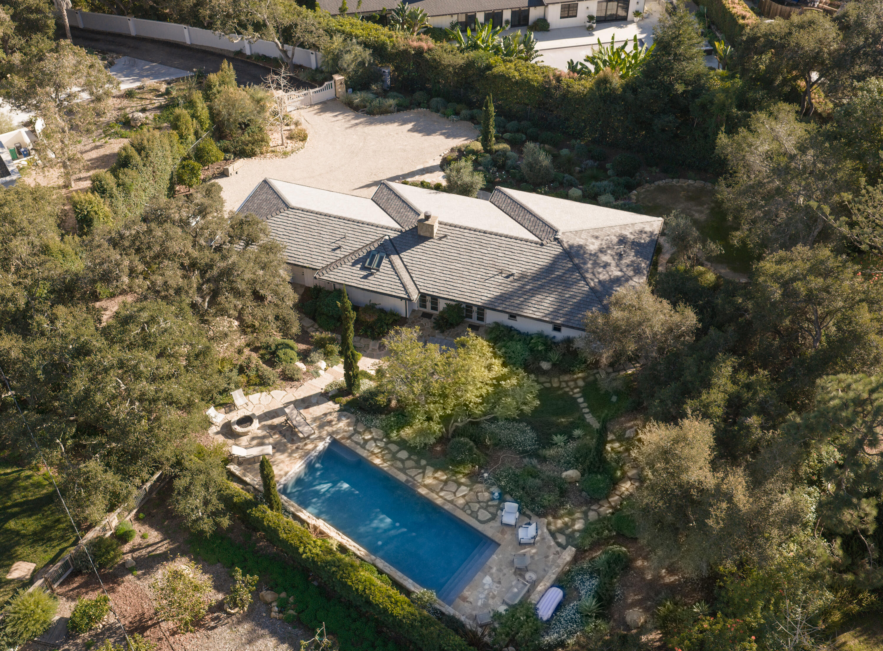 830 Summit Road