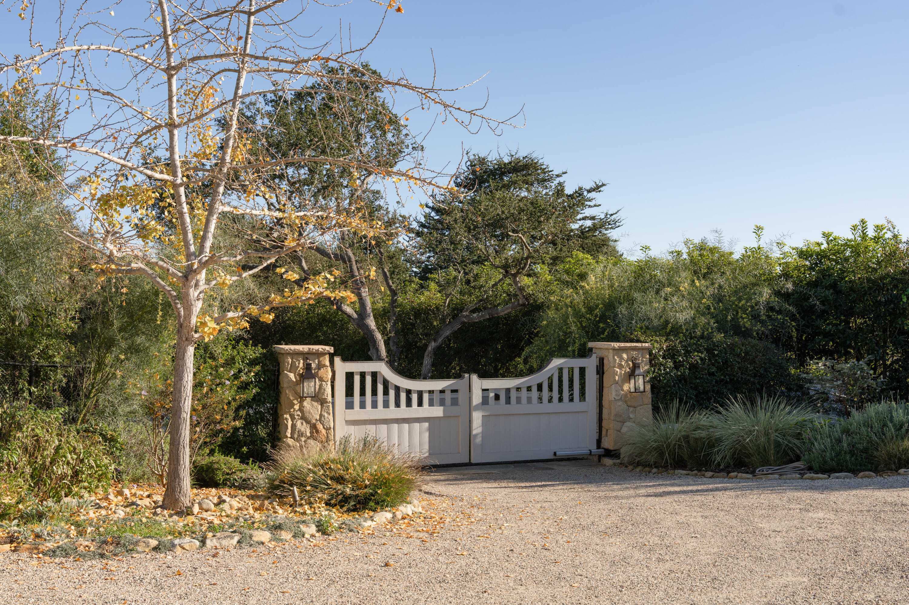 830 Summit Road