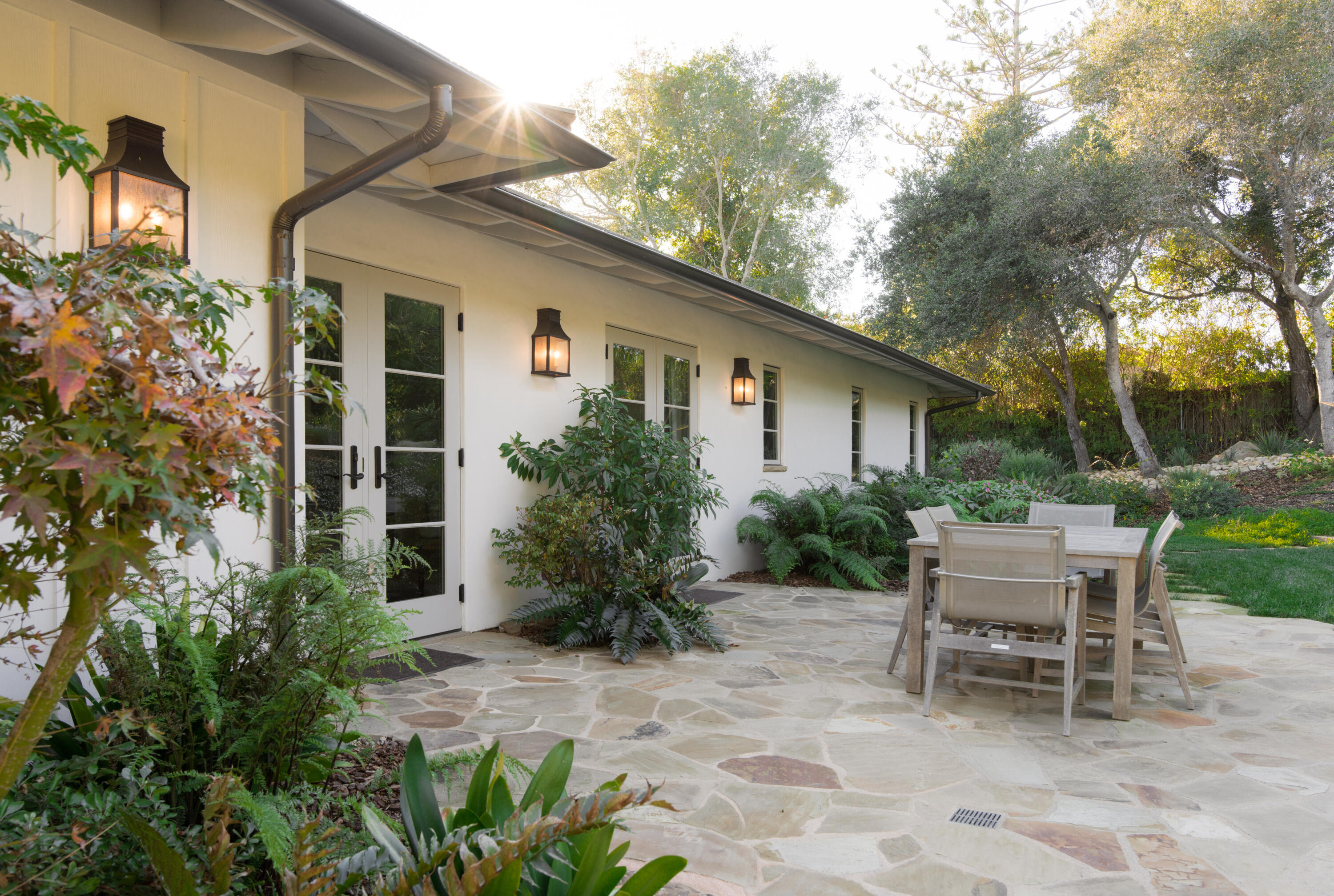 830 Summit Road