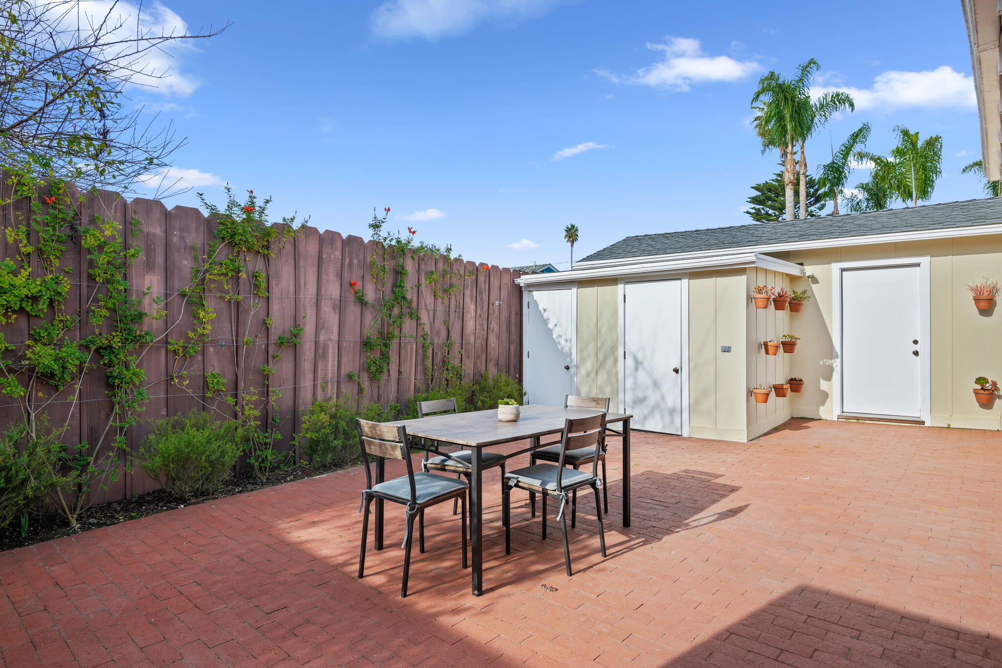 333 Palisades Drive