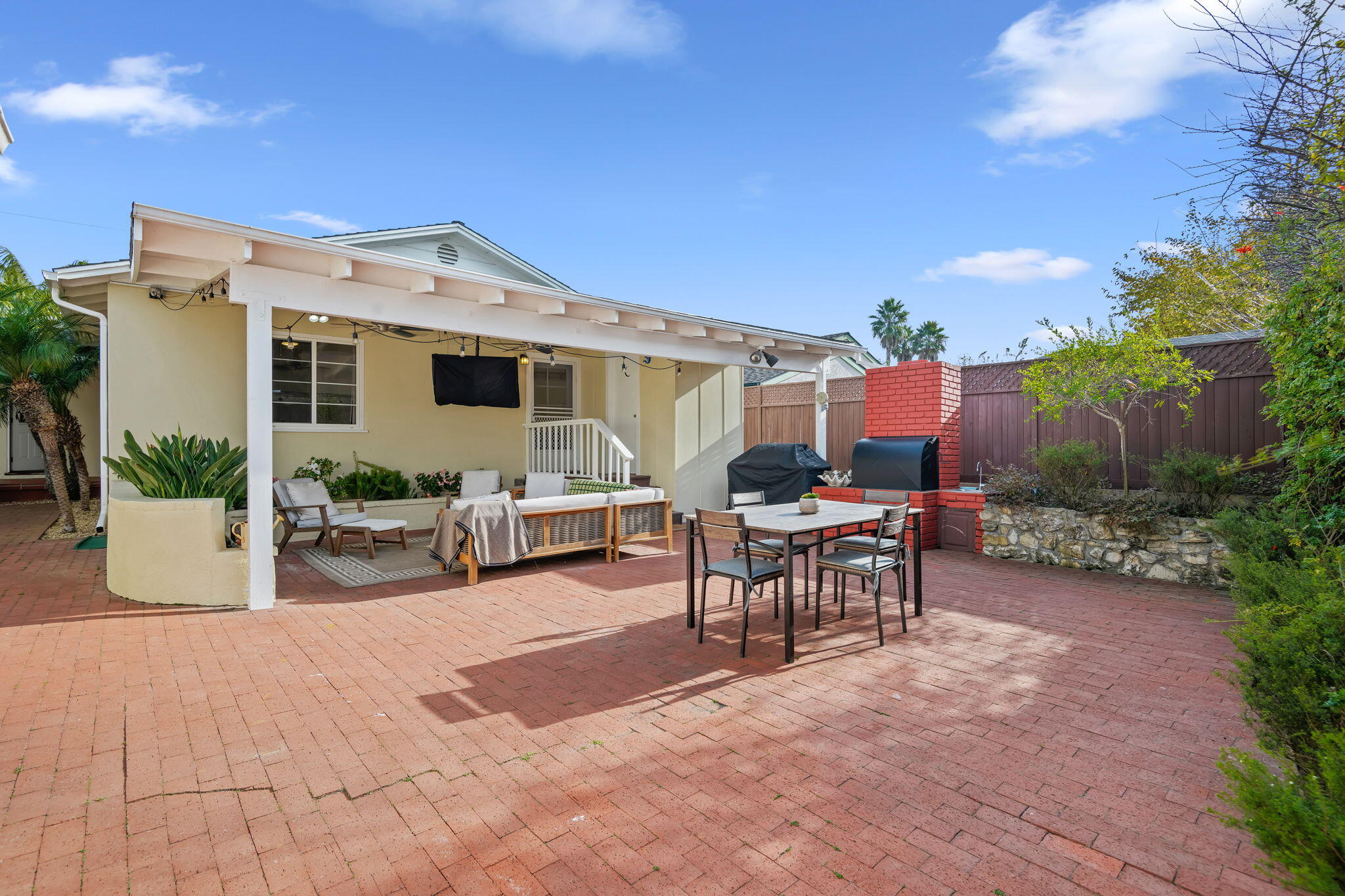 333 Palisades Drive