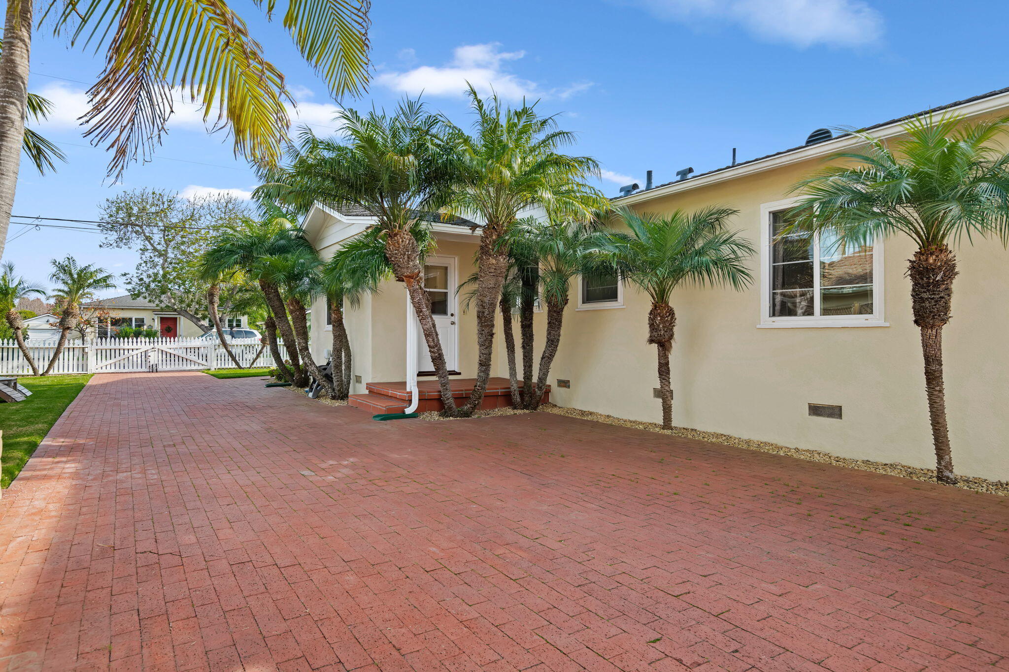 333 Palisades Drive