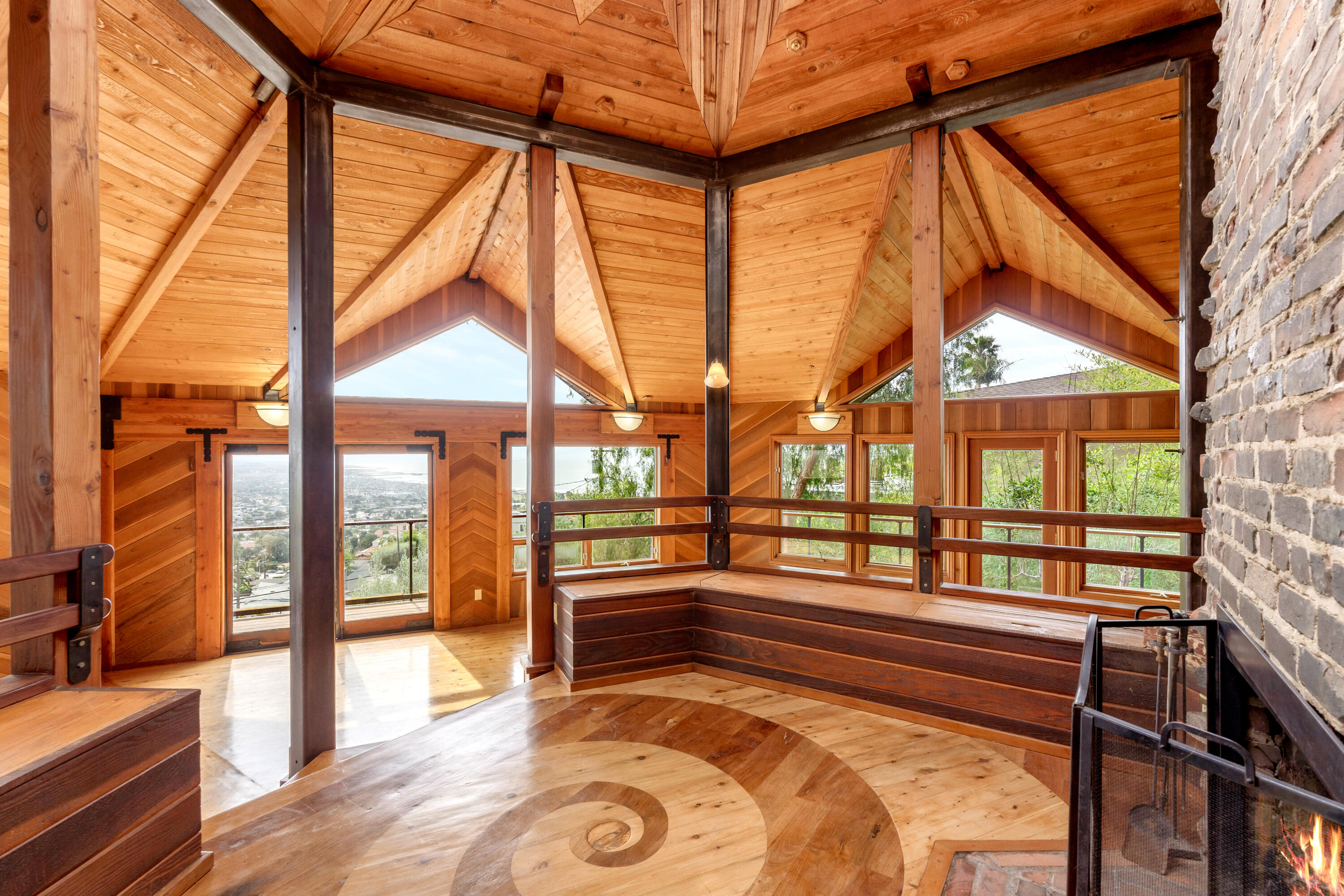 440 Mariposa Drive