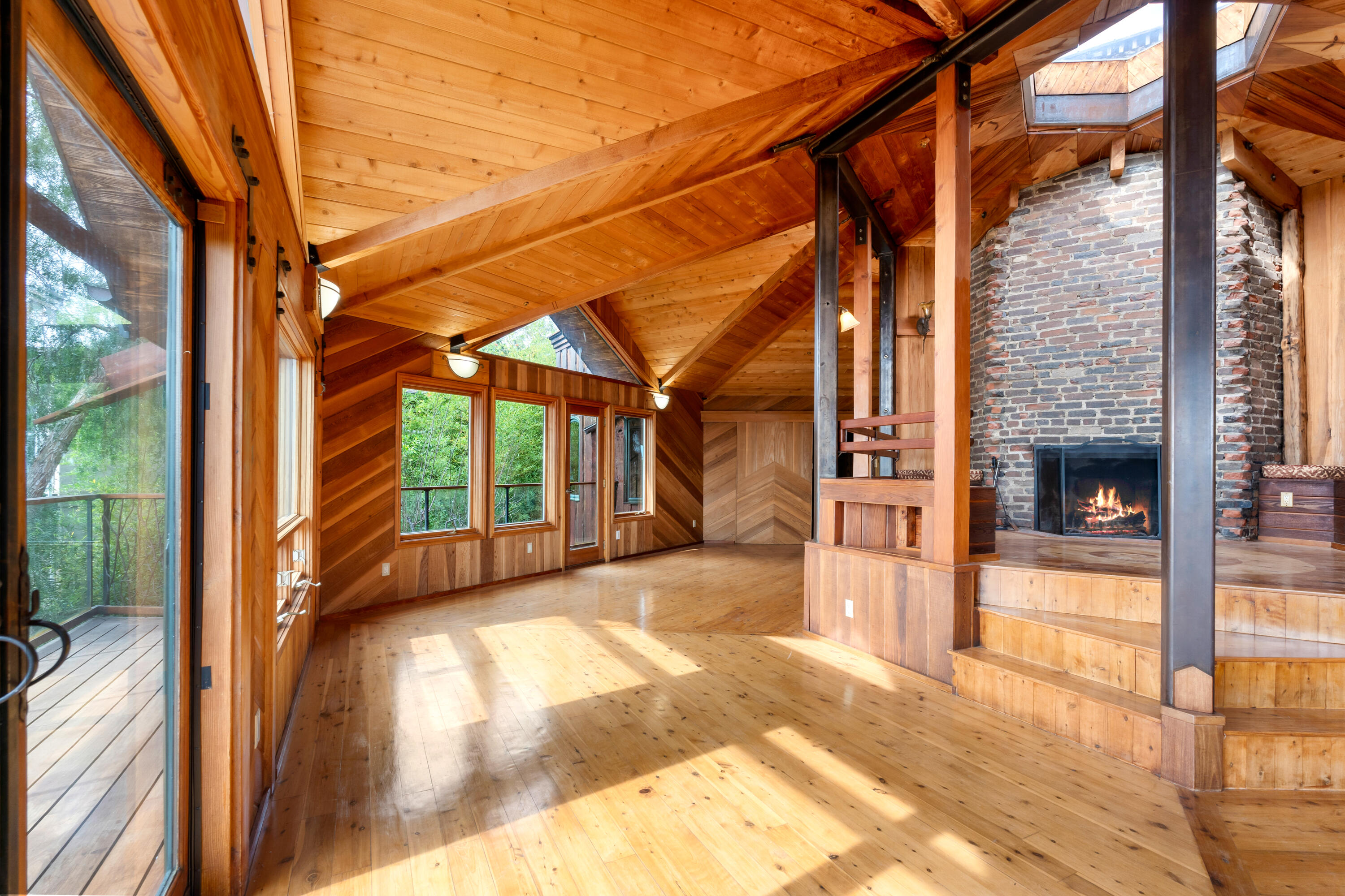 440 Mariposa Drive