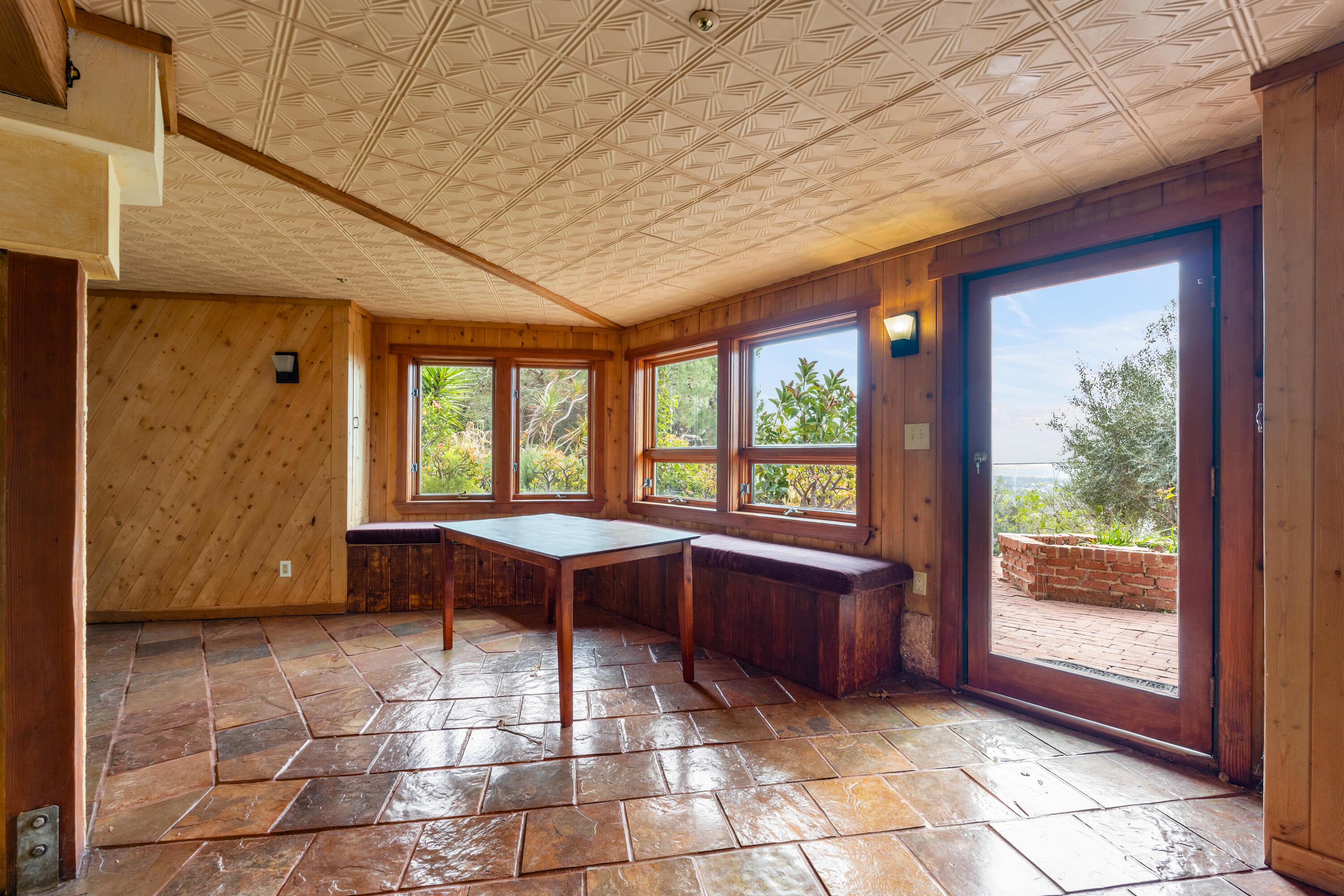 440 Mariposa Drive
