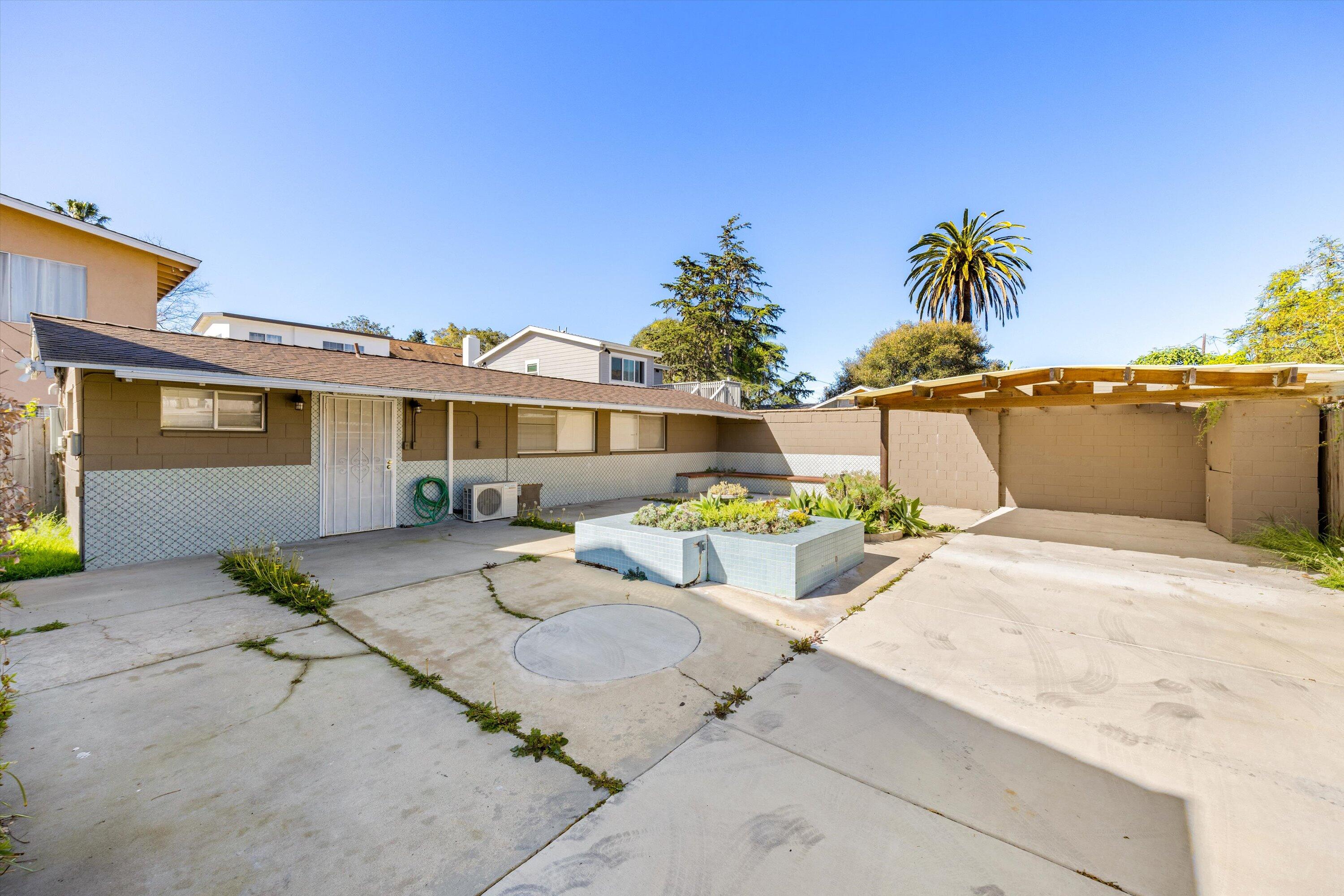 714 W Sola Street