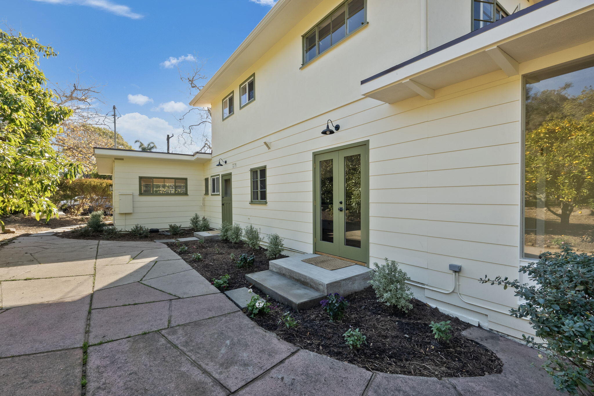 633 Tabor Lane