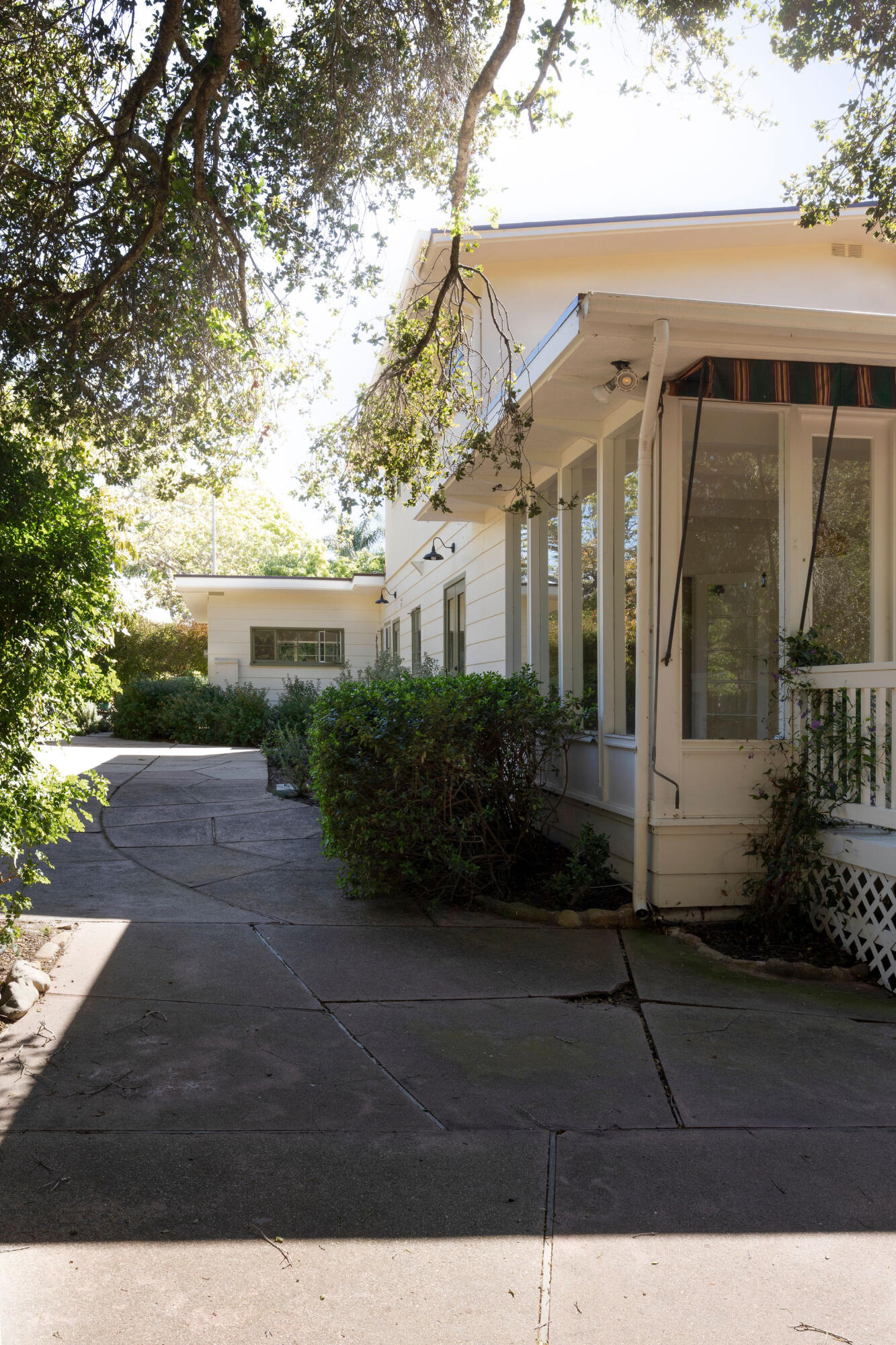 633 Tabor Lane