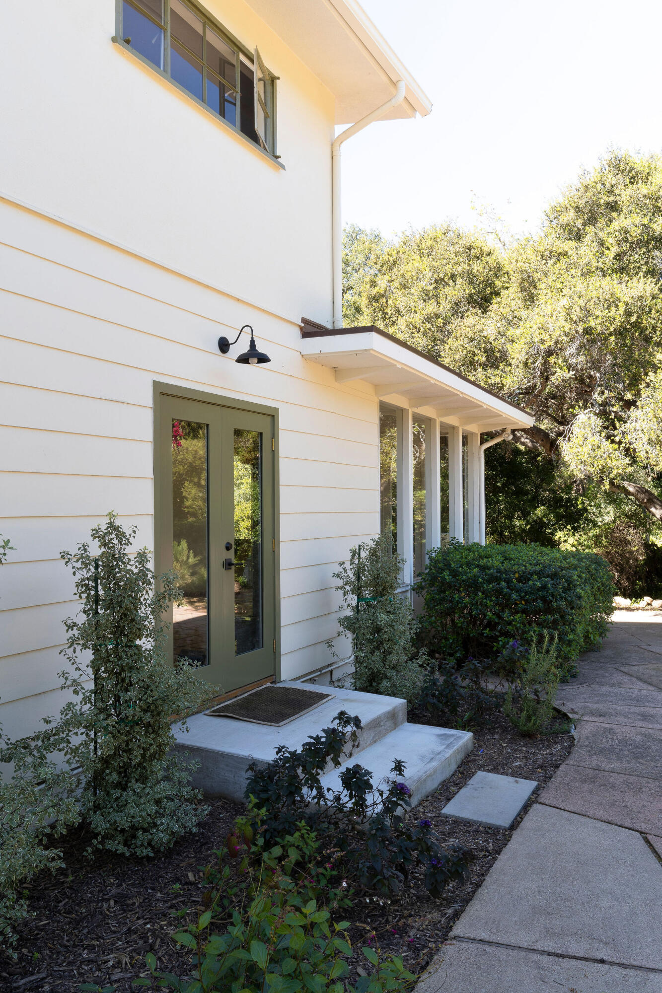 633 Tabor Lane