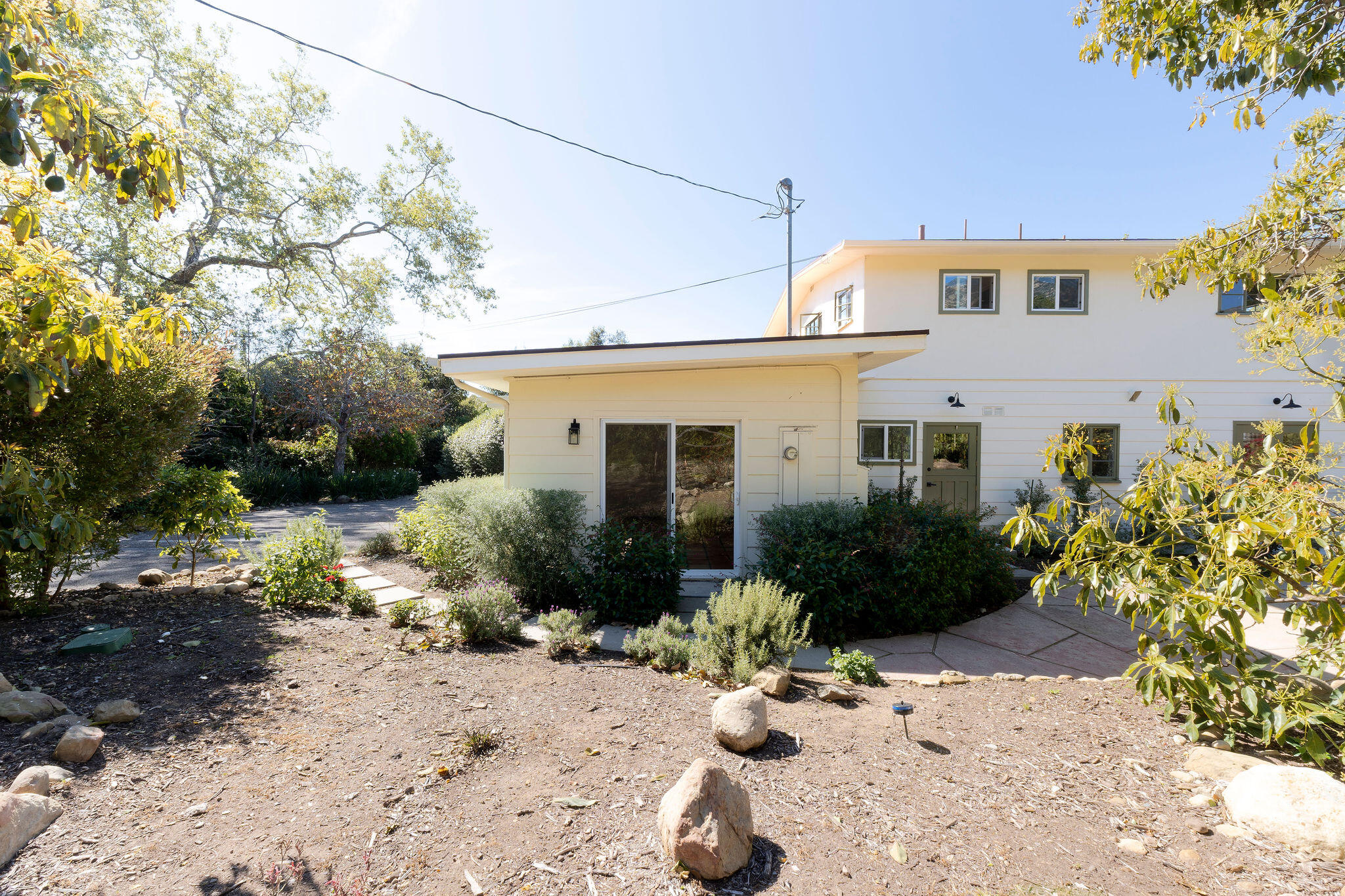 633 Tabor Lane