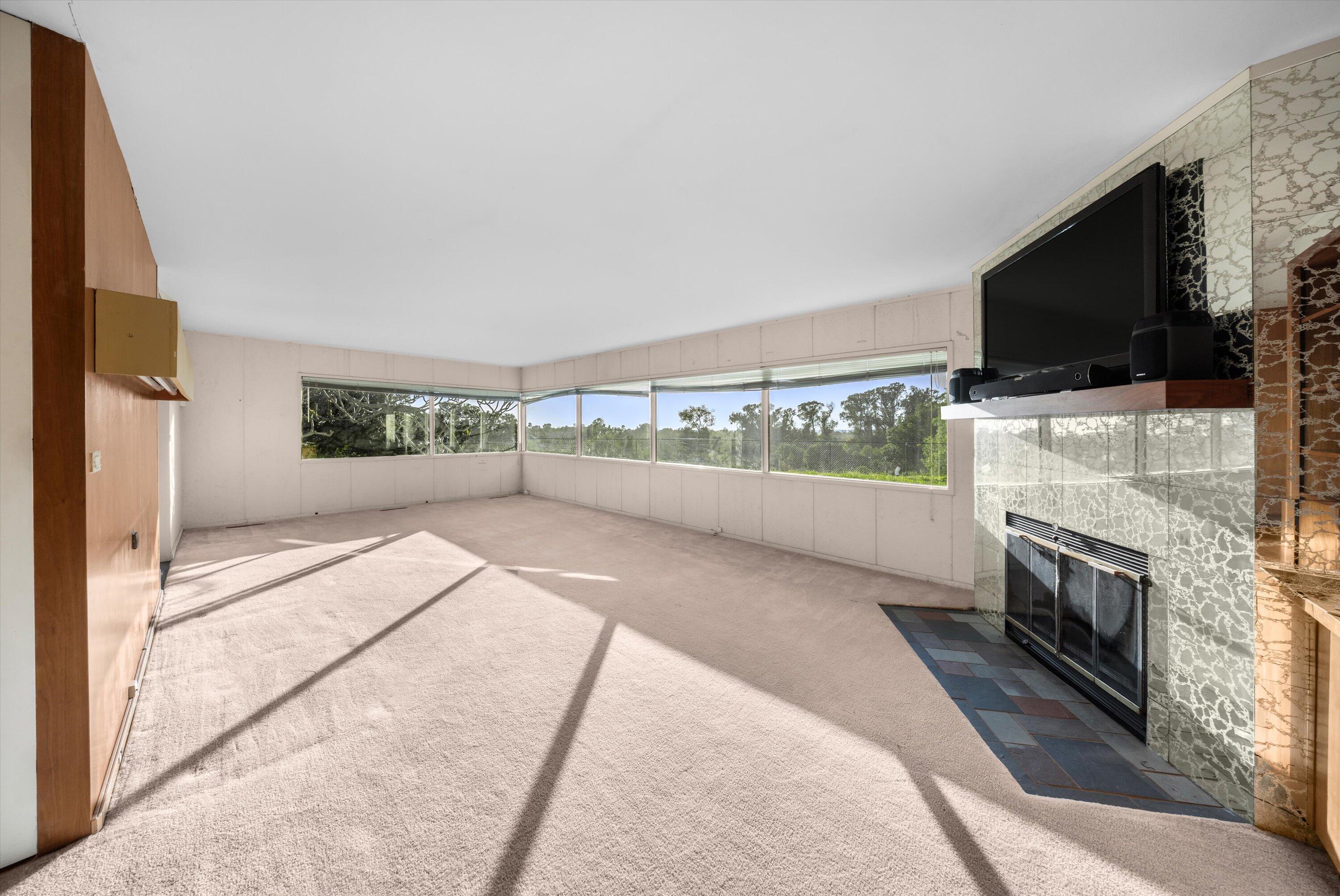 504 Los Verdes Drive