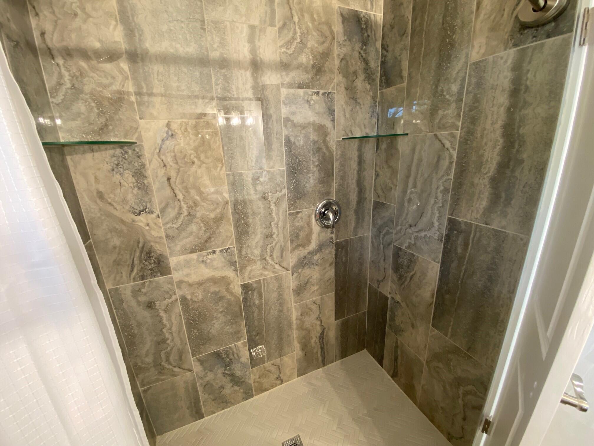 1117 Crestline Drive