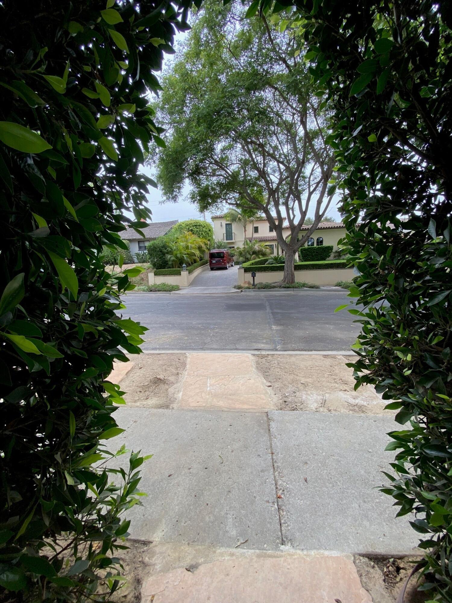 1117 Crestline Drive