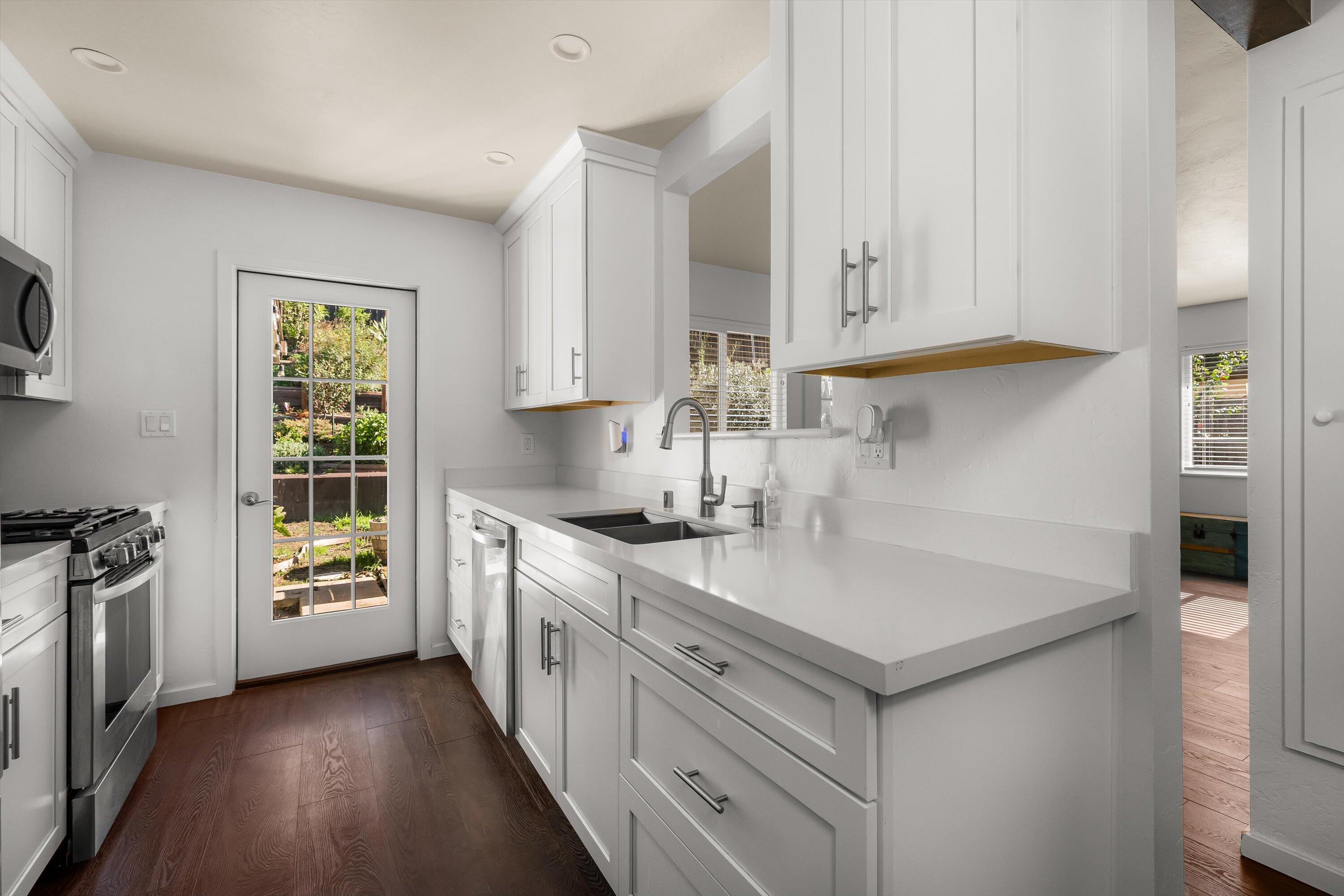 22 Calaveras Avenue