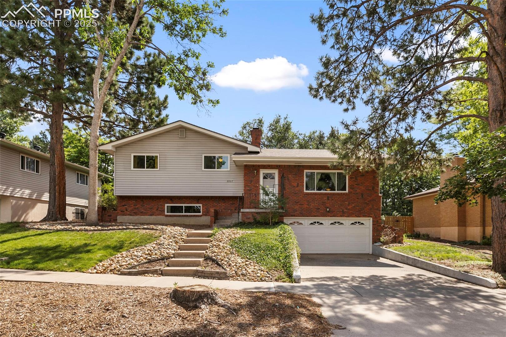 2207 Essex Lane