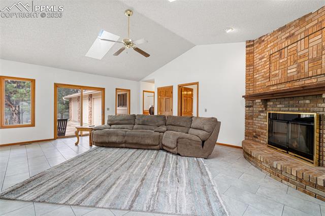 390 E Stirrup Trail