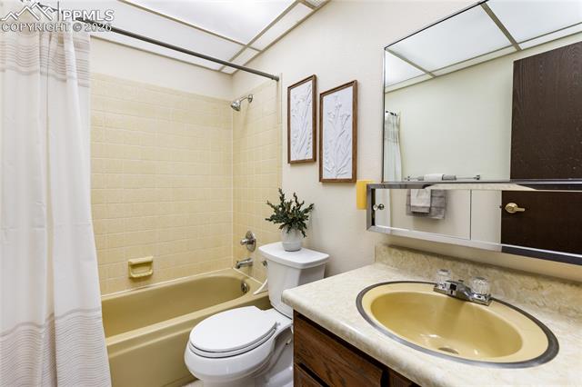 4856 Iron Horse Trail