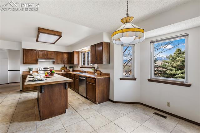 2930 Rhapsody Drive