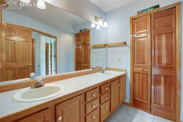390 E Stirrup Trail