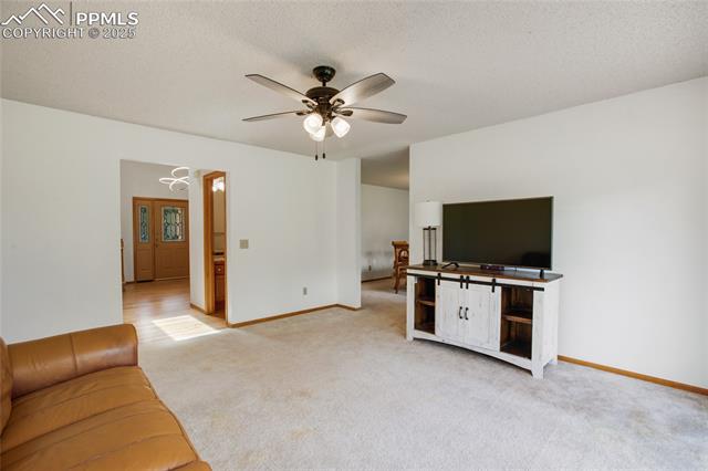 390 E Stirrup Trail