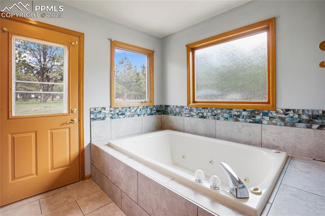 390 E Stirrup Trail