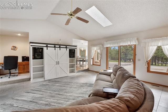 390 E Stirrup Trail