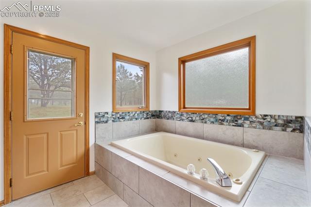 390 E Stirrup Trail