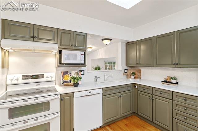 24 N Dartmouth Street