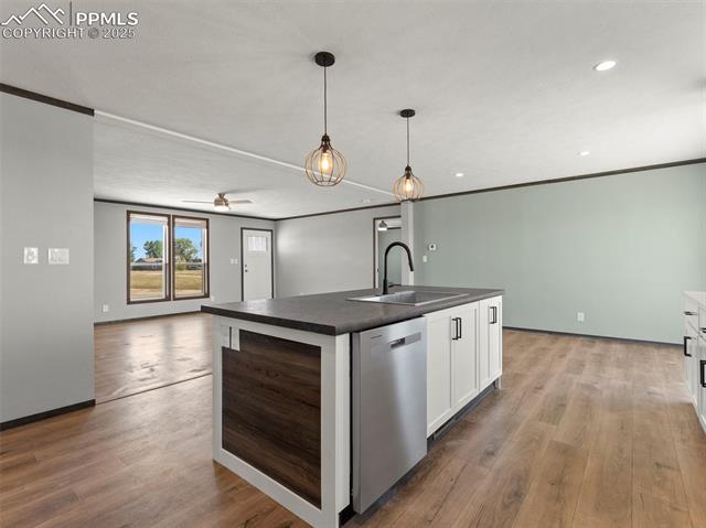 2690 E Ellicott Road