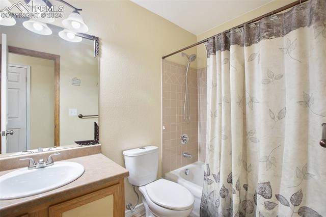 7871 Hidden Pine Drive