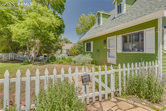 1607 N Chestnut Street