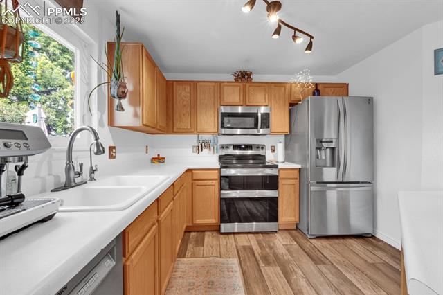 5528 Vermillion Bluffs Drive