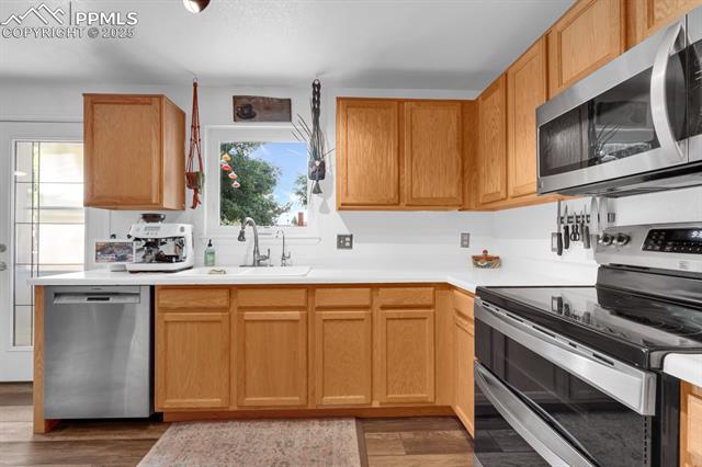 5528 Vermillion Bluffs Drive