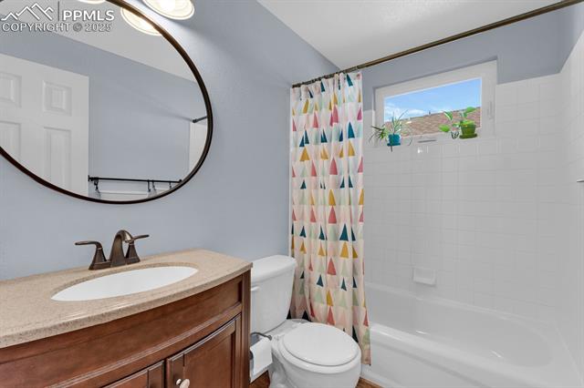 5528 Vermillion Bluffs Drive