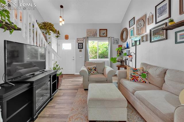 5528 Vermillion Bluffs Drive