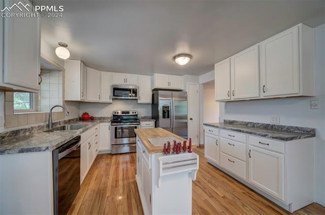 4603 Moffat Lane