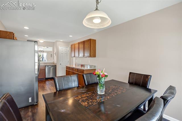 7555 Dobbs Drive