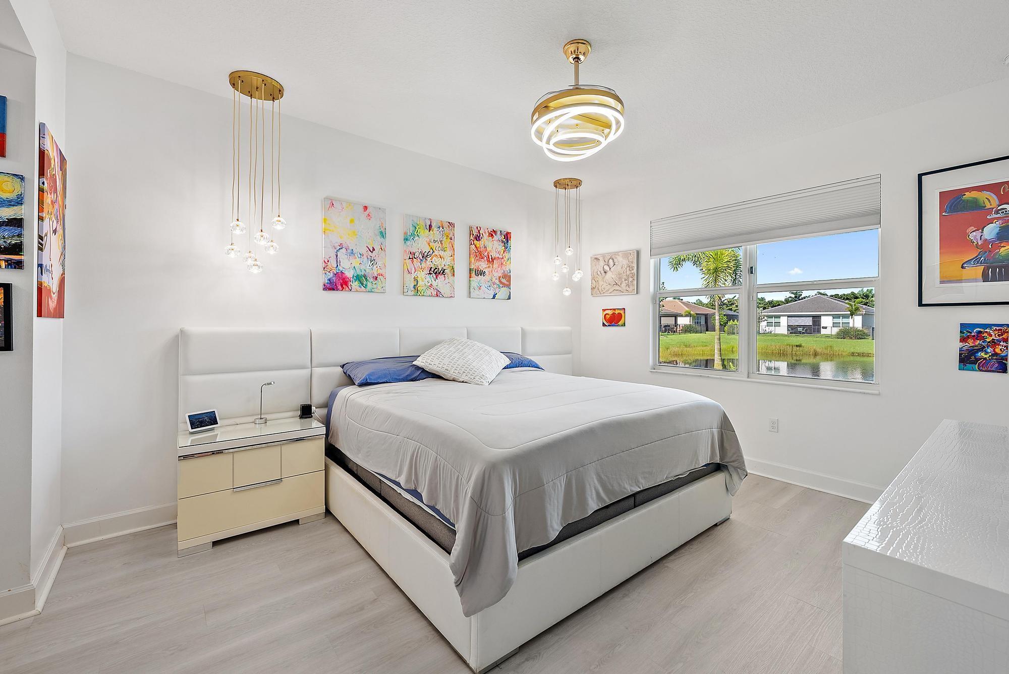 11816 SW Silverlake Falls Dr