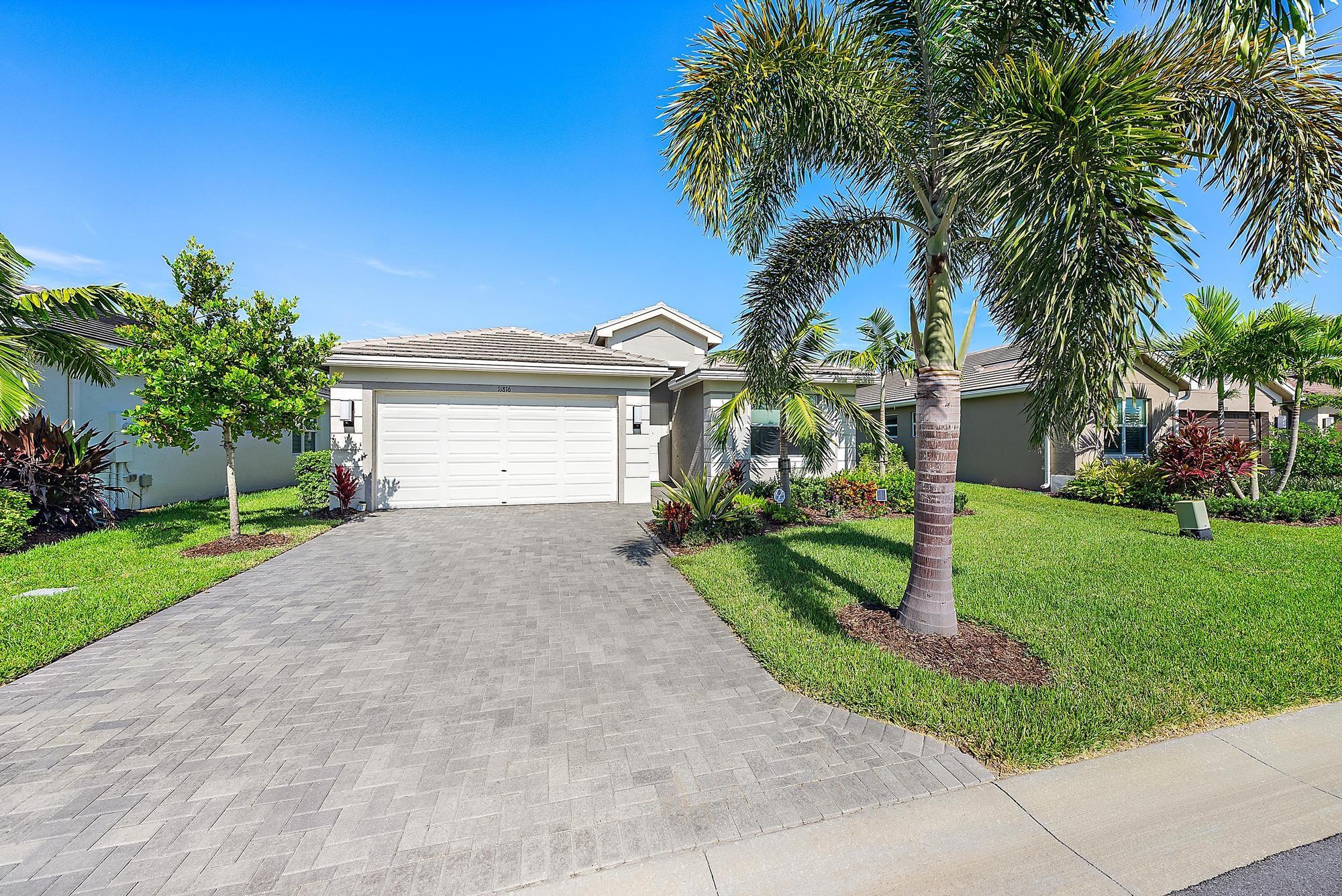 11816 SW Silverlake Falls Dr