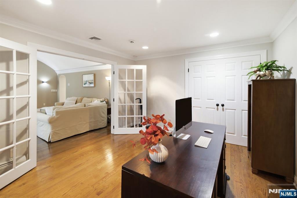 23 Trinity Place
