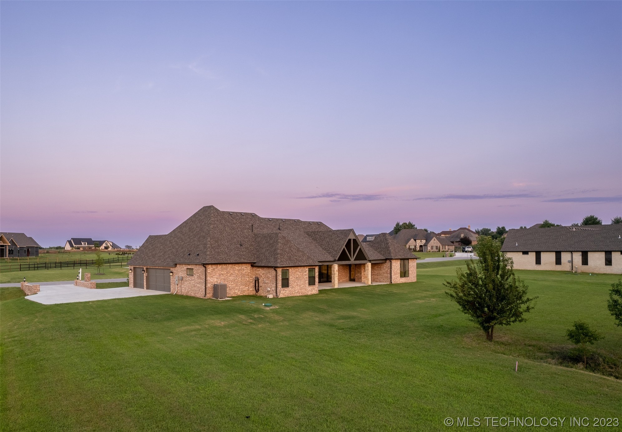 6738 S 309th East Avenue